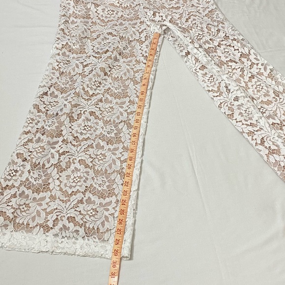 NWT Julia Jordan Knot Neck Halter Lace Ivory / Nude Jumpsuit Size 14. - Picture 10 of 15